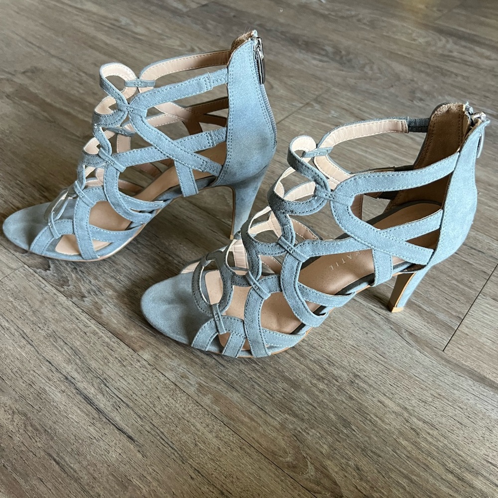 Kelly & Katie cut out design grey heels. Size 8